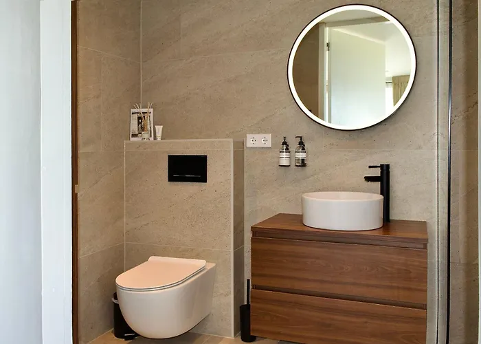 In Amsterdam Area Horizon Hideaway